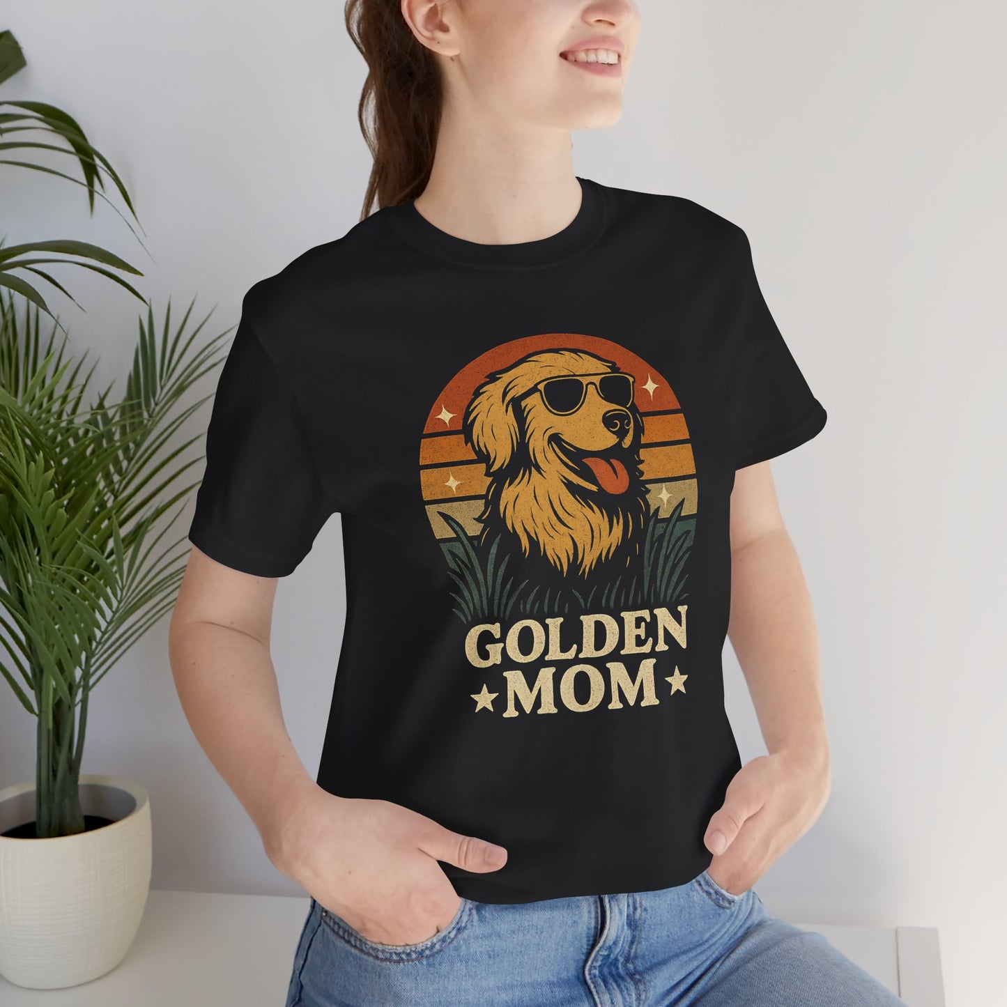 GOLDEN MOM Golden Retriever Tee For Golden Retriever Moms - Unisex Dog T-Shirt